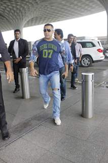 Salman Khan spotted at airport!