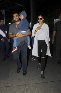 Raj Kundra and Shilpa Shetty with their kid spotted at airport