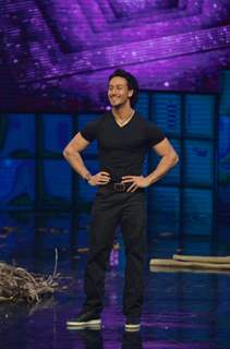 Tiger Shroff Promoting 'A Flying Jatt' on Dance +