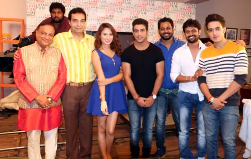 Dheeraj Kumar with cast of serial 'Yaro Ka Tashan' at Launch of their new show