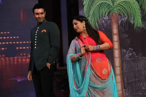 Bollywood Dance Masters Sandip Soparrkar and Geeta Kapoor on 'Comedy Nights Live'