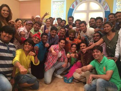 Superstar Varun Dhawan Promotes ‘Dishoom’ on SAB TV’s Taarak Mehta Ka Ooltah Chashma!