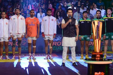 Varun Dhawan Promotes 'Dishoom' on Pro Kabaddi