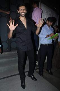 Kartik Aaryan at Jitesh Pillai's Bday Bash!