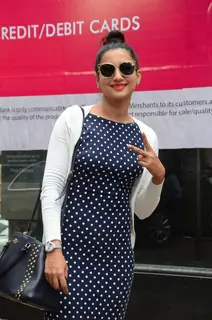 Gauahar Khan snapped outside Japenese Restaurant
