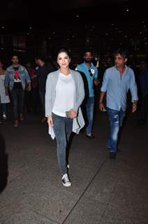 Sunny Leone snapped at airport!