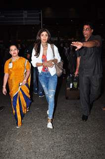 Shilpa Shetty snapped at airport!