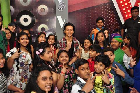 Tiger Shroff promotes 'A Flying Jatt' at The Voice Kids event