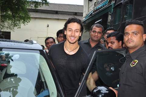 Tiger Shroff promotes 'A Flying Jatt' at The Voice Kids event