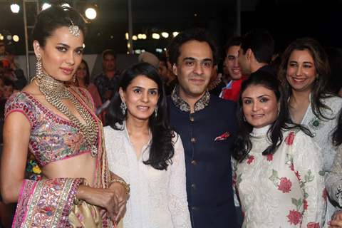 Sonalika Sahay, Amika Jain, Viraj Mahajan & Divya Kapur at art exhibition of 'HELLO!'