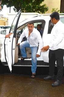 Salman Khan at prayer meet of  Rajat Barjatya