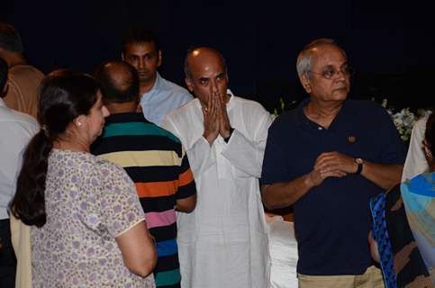 Sooraj Barjatya at prayer meet of  Rajat Barjatya