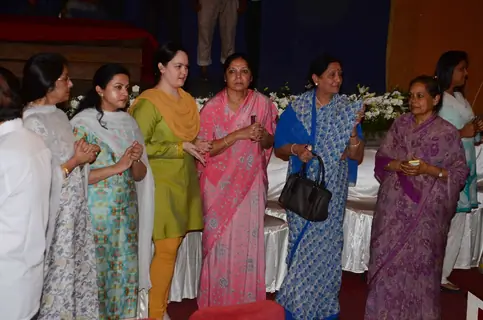 Celebs at prayer meet of  Rajat Barjatya