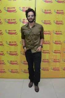 Ali Fazal Promotes 'Happy Bhag Jayegi' at Radio Mirchi studio