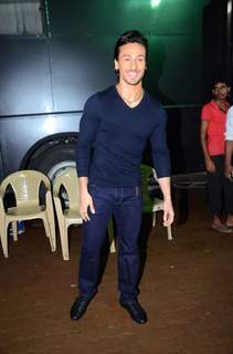 Tiger Shroff Promotes 'A Flying Jatt' on Jhalak Dikhhla Jaa