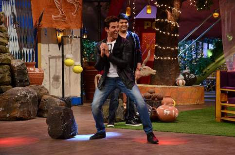 Hrithik Roshan and Kapil Sharma Promotes 'Mohenjo Daro' on sets of The Kapil Sharma Show