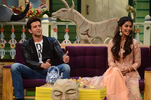 Hrithik Roshan and Pooja Hegde Promotes 'Mohenjo Daro' on sets of The Kapil Sharma Show