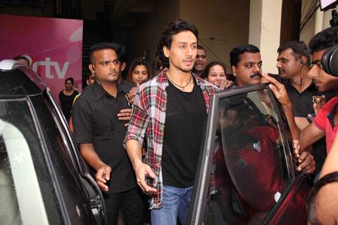 Tiger Shroff snapped post leaving The Voice Kids show