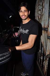 Sidharth Malhotra snapped post rehearsals of Dream Team tour