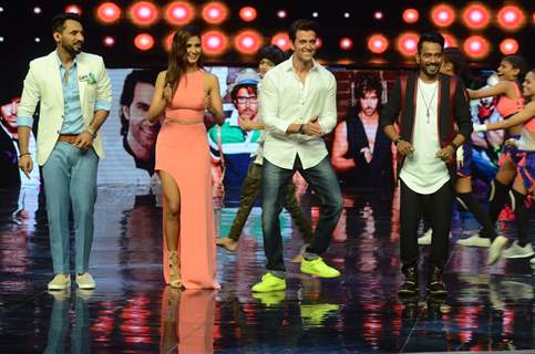 Celebs Promotes 'Mohenjo Daro' on sets of Dance plus 2