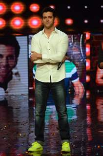 Hrithik Roshan Promotes 'Mohenjo Daro' on sets of Dance plus 2