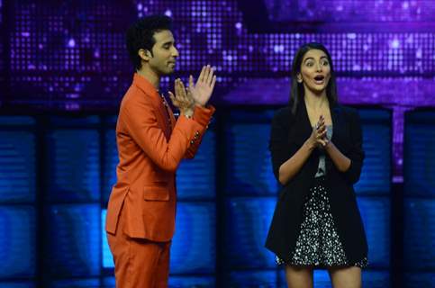 Raghav Juyal and Pooja Hegde Promotes 'Mohenjo Daro' on sets of Dance plus 2