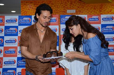 Tiger Shroff and Jacqueline Fernandes Promotes 'A Flying Jatt' at Radio City