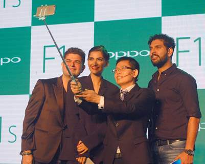 Sonam Kapoor and Yuvraj Singh at Launch of Oppo F1S smartphone