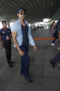 Hrithik Roshan spotted at airport!