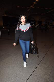 Karisma Kapoor spotted at airport!