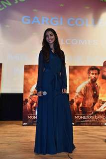 Pooja Hegde Promotes 'Mohenjo Daro' at Gargi college