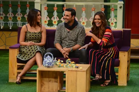 Akshay Kumar, Ileana D'Cruz and Esha Gupta Promotes 'Rustom' on The Kapil Sharma Show