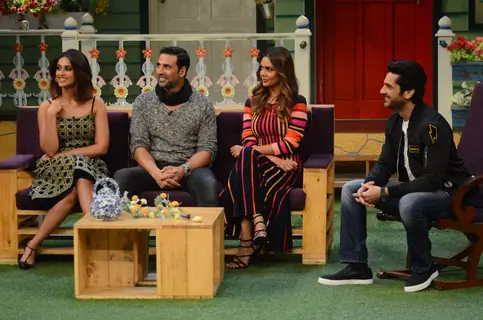 Akshay Kumar, Ileana D'cruz and Esha Gupta Promotes 'RUSTOM' at The Kapil Sharma Show