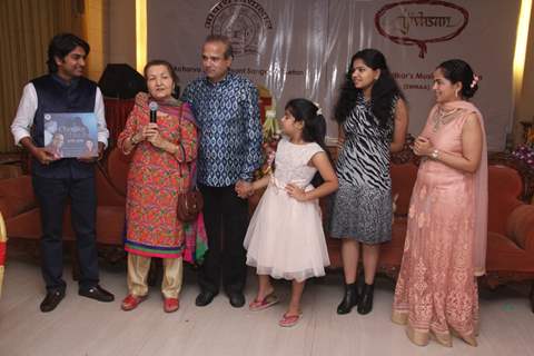 Anant Bhardwaj with Suresh Wadkar's family at his Birthday Bash!