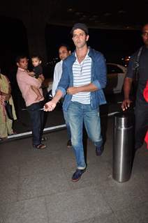 Hrithik Roshan snapped at airport!