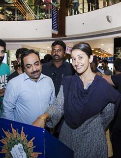 MANISHA KOIRALA SUPPORTS PROUD TO BE INDIAN CAMPAIGN AT SELECT CITYWALK