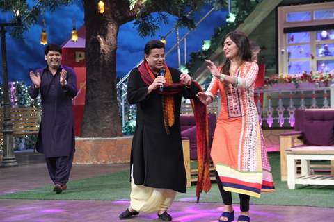 Singers on the sets of 'The Kapil Sharma Show'