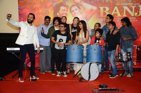 Cast click selfie at Trailer launch of movie 'Banjo'