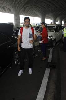 Ayushmann Khurrana Snapped at Airport