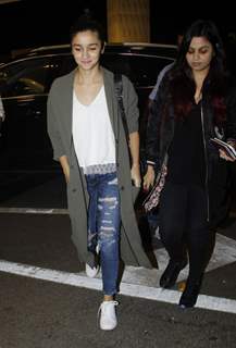 Alia Bhatt Snapped at Airport