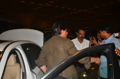 SRK snapped with family