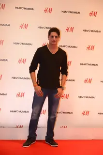 DJ Aqeel at Launch of Hennes and Mauritz store in Mumbai