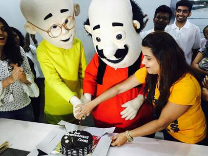 INDIA-FORUMS Celebrates 'Independence Day' along with cake cutting ceremony with Motu & Patlu!