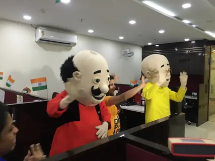 Team INDIA-FORUMS Celebrates 'Independence Day' with Motu & Patlu and dances with them