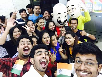 INDIA-FORUMS Celebrates 'Independence Day' with Motu & Patlu with a memorable group selfie!