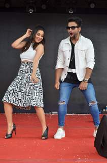 Rithvik Dhanjani and Sophie Choudry performs dance at Umang Fest at NM College