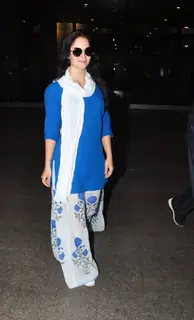 Elli Avram snapped at Airport