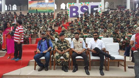 Sukhwinder Singh, Mohit Chauhan and Mithoon visited Attari border before Independence Day!