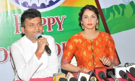 Isha Koppikar and Aneel Murarka at Press meet of short film 'Aur Dekho' about Swachh Bharat