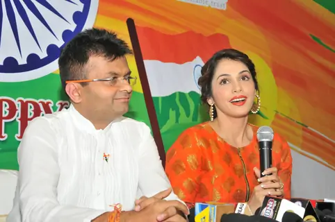 Isha Koppikar and Aneel Murarka at Press meet of short film 'Aur Dekho' about Swachh Bharat